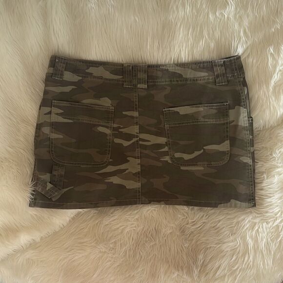 Camo Mini Skirt - Picture 5 of 7